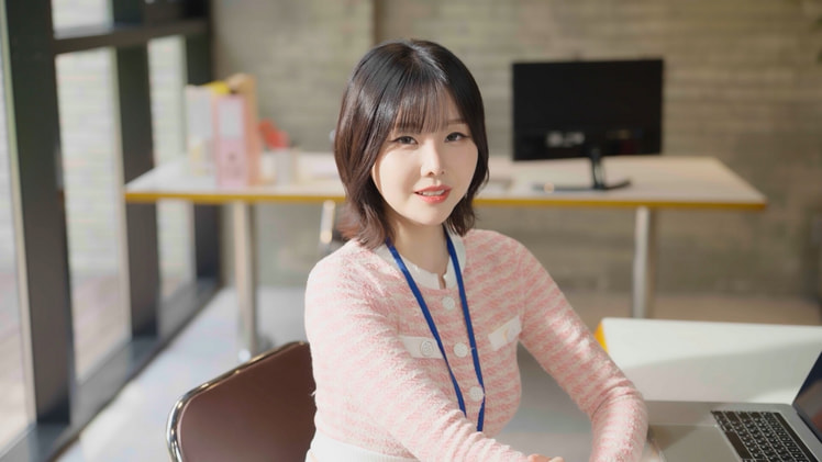 Heroines Through My Lens screenshot screenshot 3